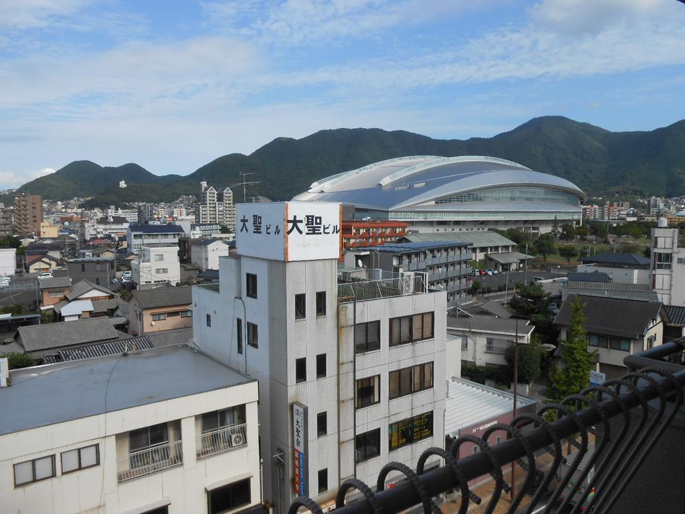 View photos from the dwelling unit. View from the site (October 2013) Shooting