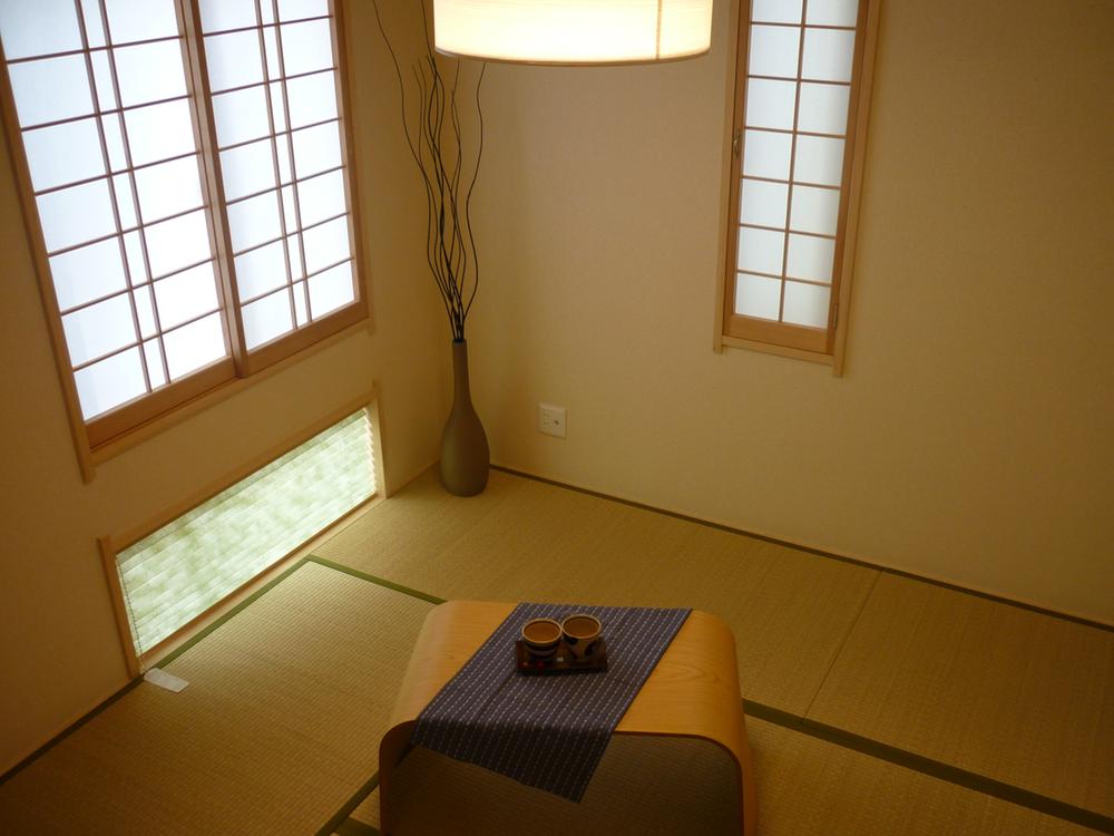 Non-living room. No. 2 place View the planting of the garden from the Japanese-style window, Produce a healing space