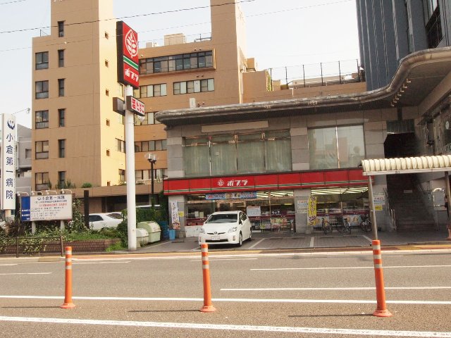 Convenience store. 10m until the poplar Kokura Manazuru 2-chome (convenience store)