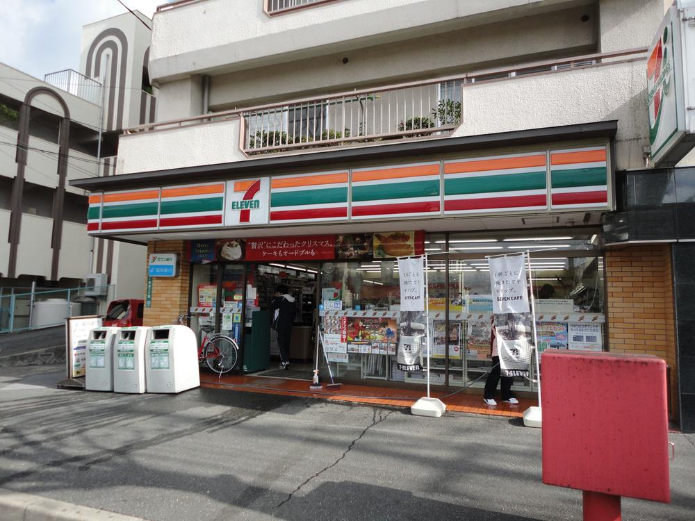 Convenience store. 407m to Seven-Eleven Kokura Kurobaru 2-chome