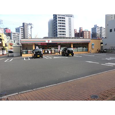 Convenience store. Seven-Eleven bashaku 3-chome up (convenience store) 150m