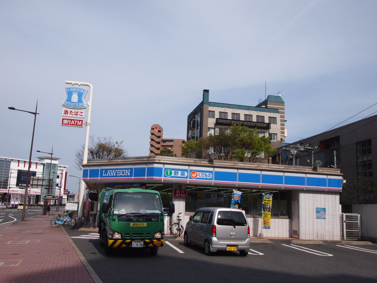 Convenience store. 416m until Lawson Kokura Shimizu 2-chome (convenience store)