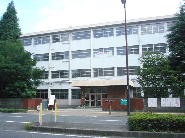 Junior high school. 1840m to Adachi junior high school