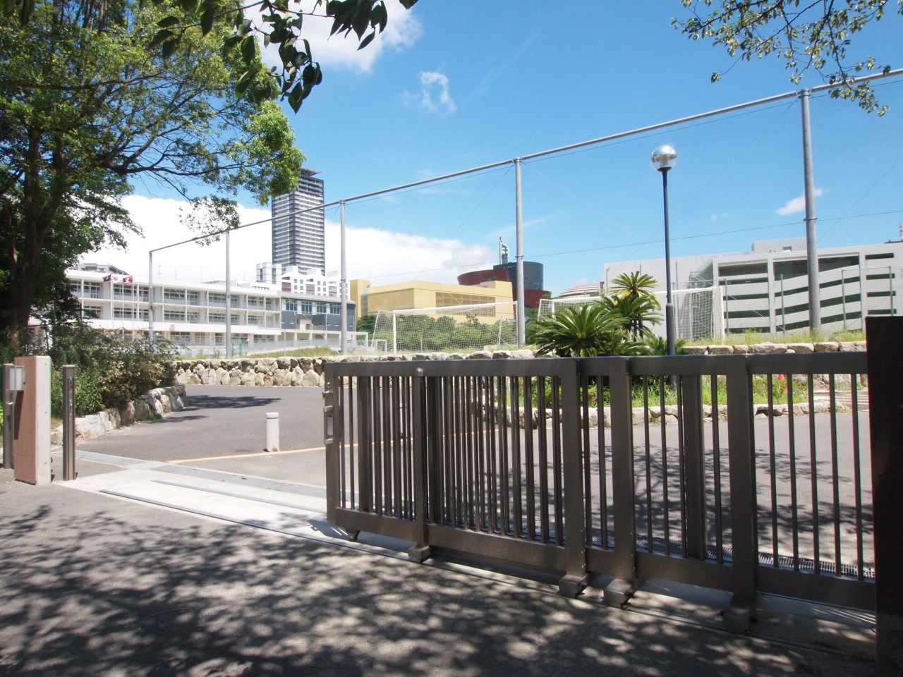 Junior high school. 680m to Kitakyushu 思永 junior high school (junior high school)