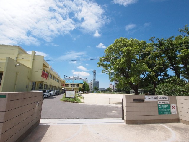 Primary school. 701m to Kitakyushu Nishiogura elementary school (elementary school)