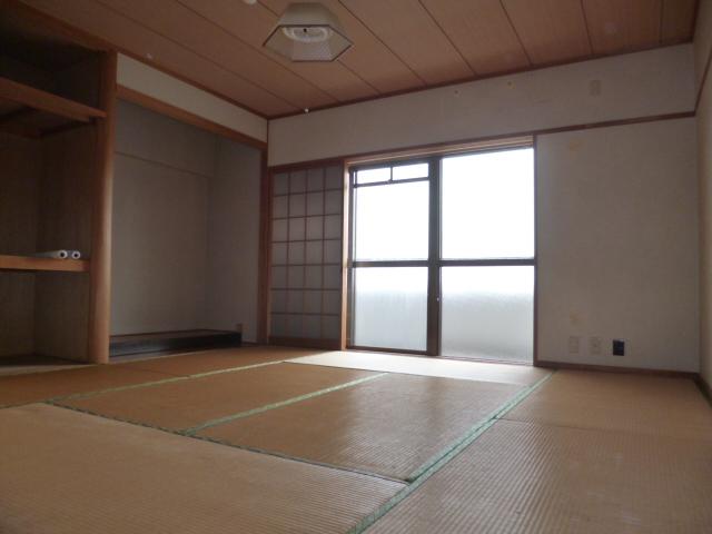 Other introspection. 8-mat Japanese-style. There alcove