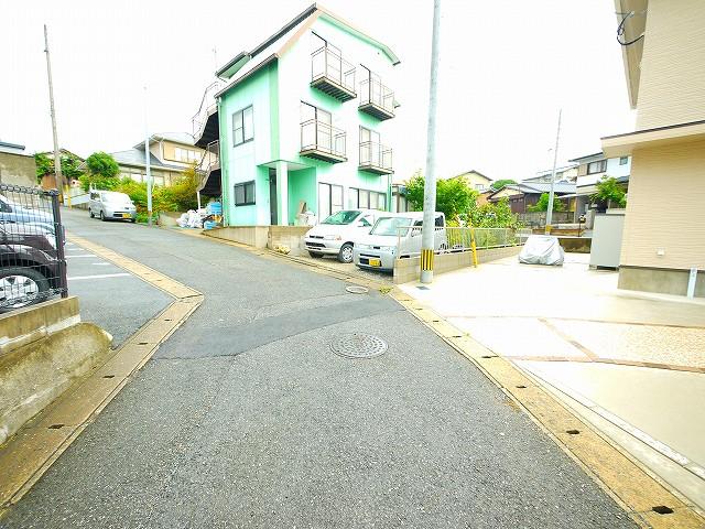 Local photos, including front road. Local (August 2013) Shooting