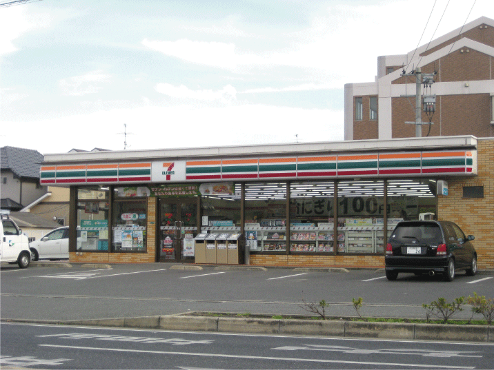 Convenience store. Seven-Eleven Kokura Shimoishida 1-chome to (convenience store) 369m