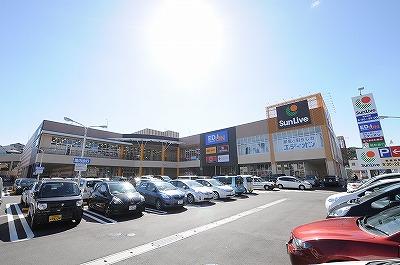 Shopping centre. Until Sanribu Moritsune 570m