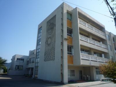 Junior high school. 1642m to Kitakyushu Moritsune junior high school