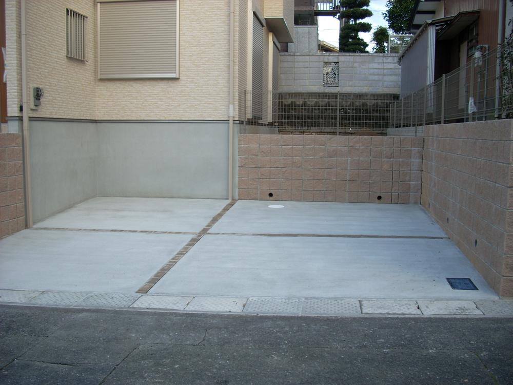 Parking lot