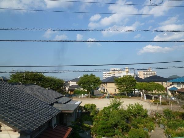 View photos from the dwelling unit. Local (12 May 2013) Shooting