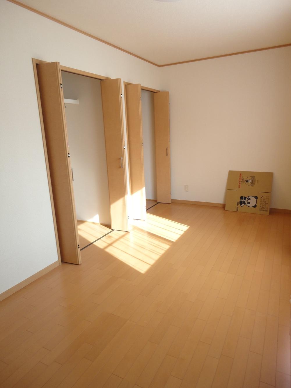 Non-living room. Indoor (January 2012) shooting