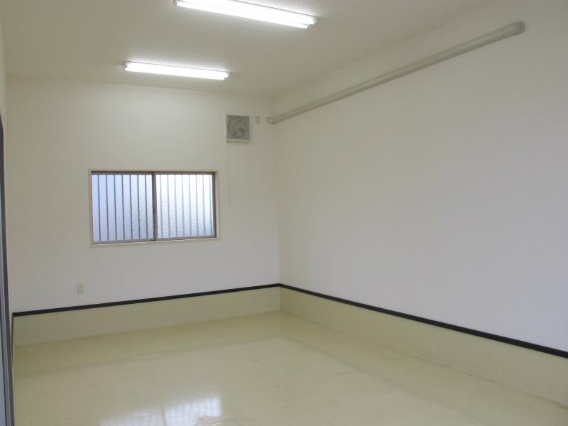 Non-living room. Built three years later! Is a floor plan that can respond to diverse industries!
