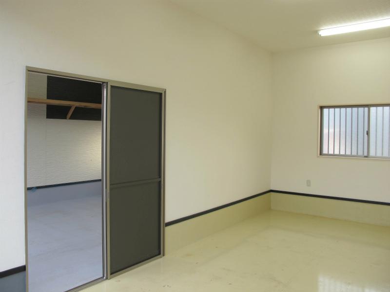 Non-living room. Built three years later! Is a floor plan that can respond to diverse industries!