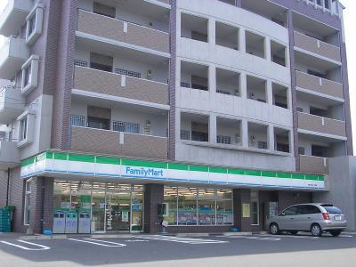 Convenience store. FamilyMart Ogura Shimoishida 194m up to one-chome