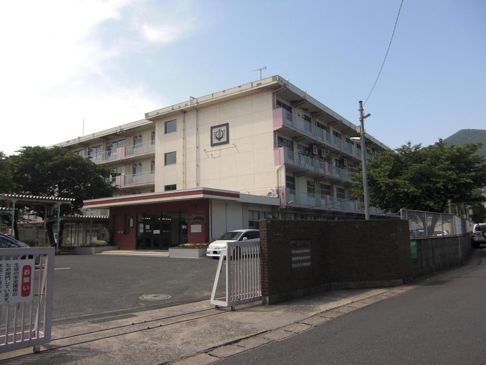 Junior high school. 1200m to Yukawa junior high school