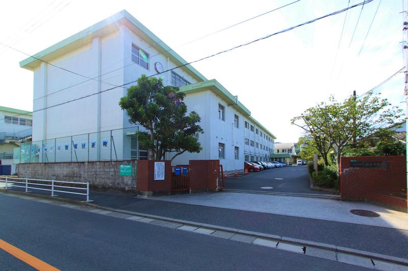 Junior high school. Sugo 1635m until junior high school