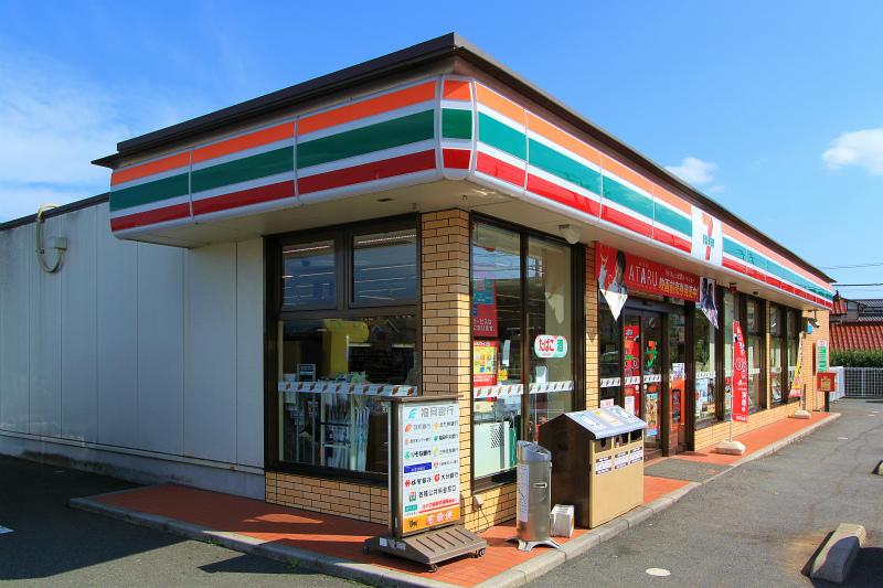 Convenience store. 394m to Seven-Eleven Kokura Nagao 5-chome