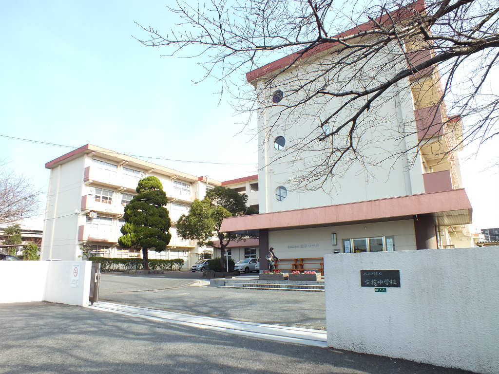 Junior high school. 企救 850m until junior high school (junior high school)