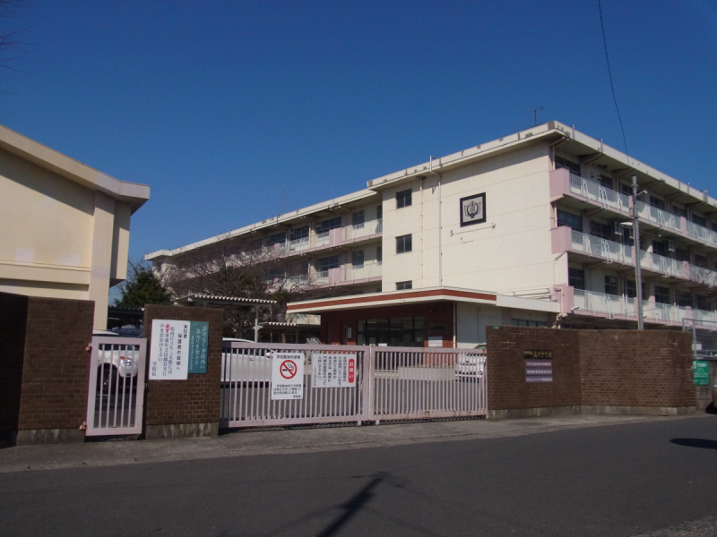 Junior high school. Yukawa 1439m until junior high school (junior high school)