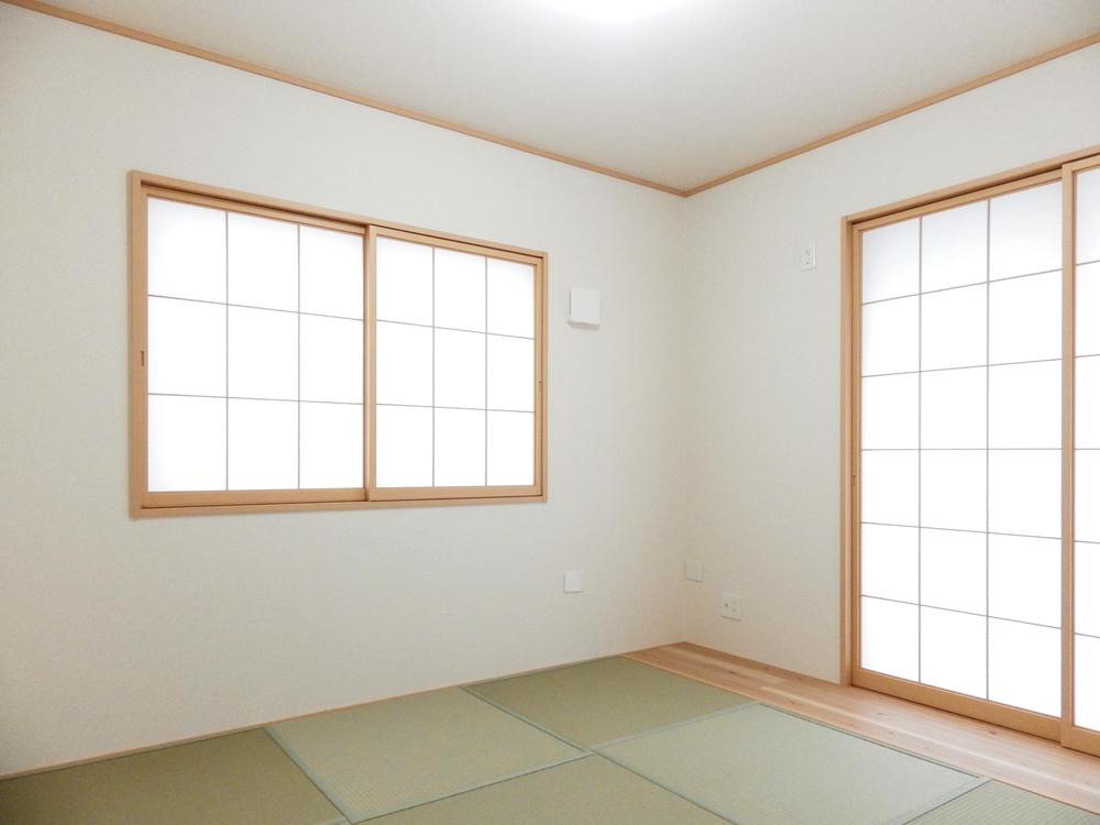 Non-living room. Is a Japanese-style image. It is a modern Japanese-style room. Again Japanese-style can be very useful it can be used in a variety of applications.