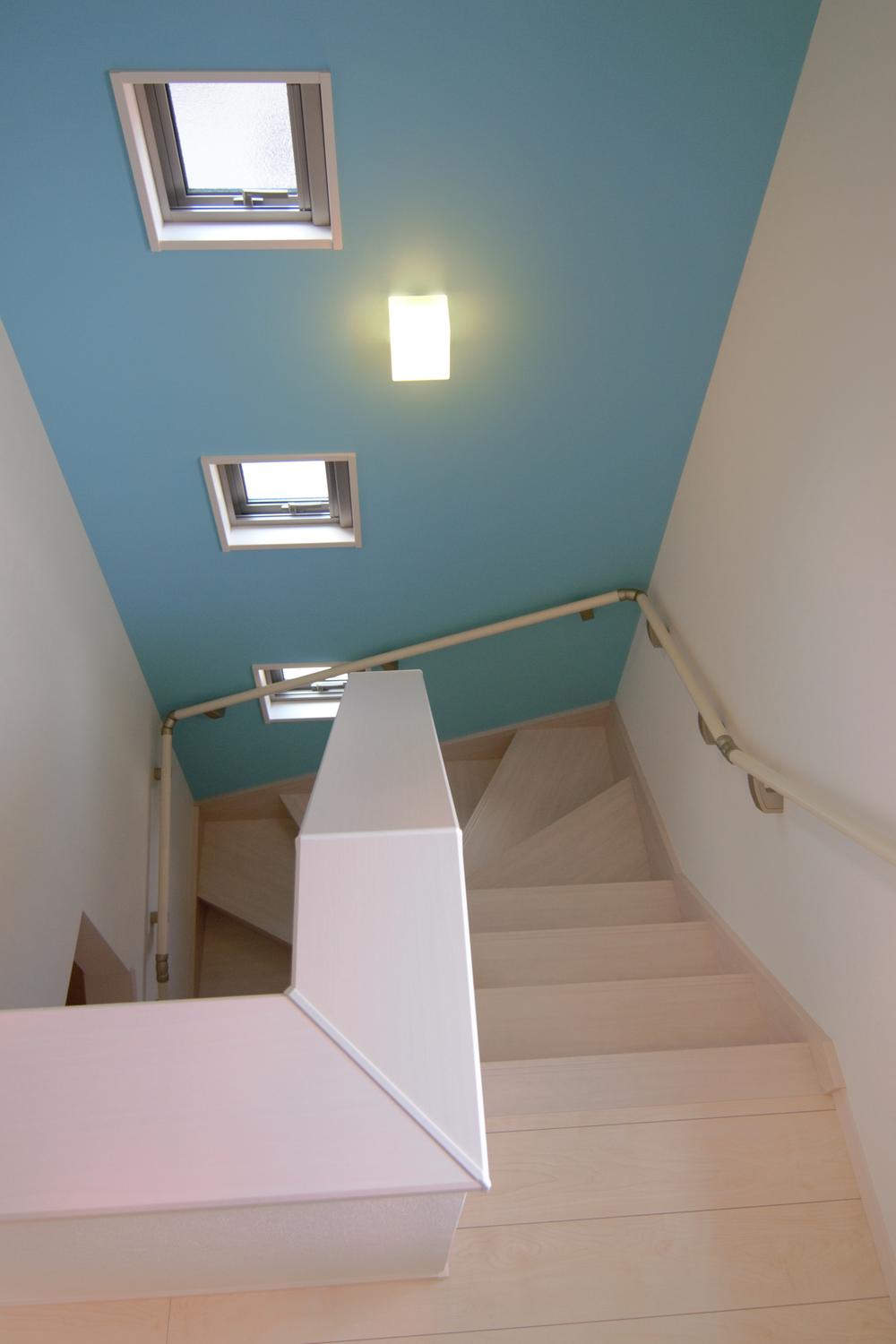 Other introspection.  ■ Color Cross adopted in stairs ・ It contains the light and the wind because there is a small window
