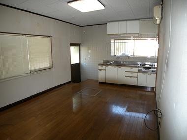 Kitchen. dining kitchen. In about five years ago we Chokawa flooring.