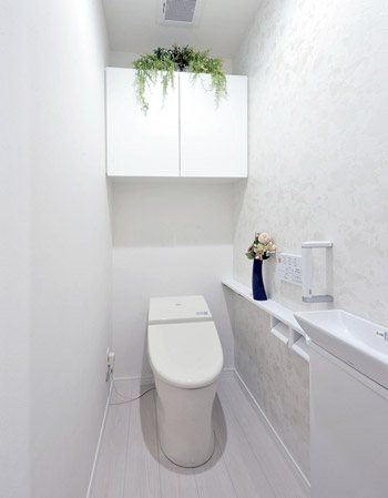 Bathing-wash room.  [toilet] Also do our commitment to ease and storage space of care, Is a comfortable space stuck to every day of the ease-of-use. Also set up a toilet counter to all households. In simple and stylish design, The lower part has become a storage cabinet.
