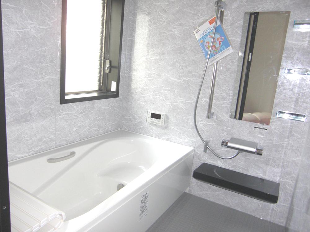 Bathroom. Bus of 1 pyeong size that can stretch the legs! In front panel finish, We have created a space in which to relax both physically and mentally