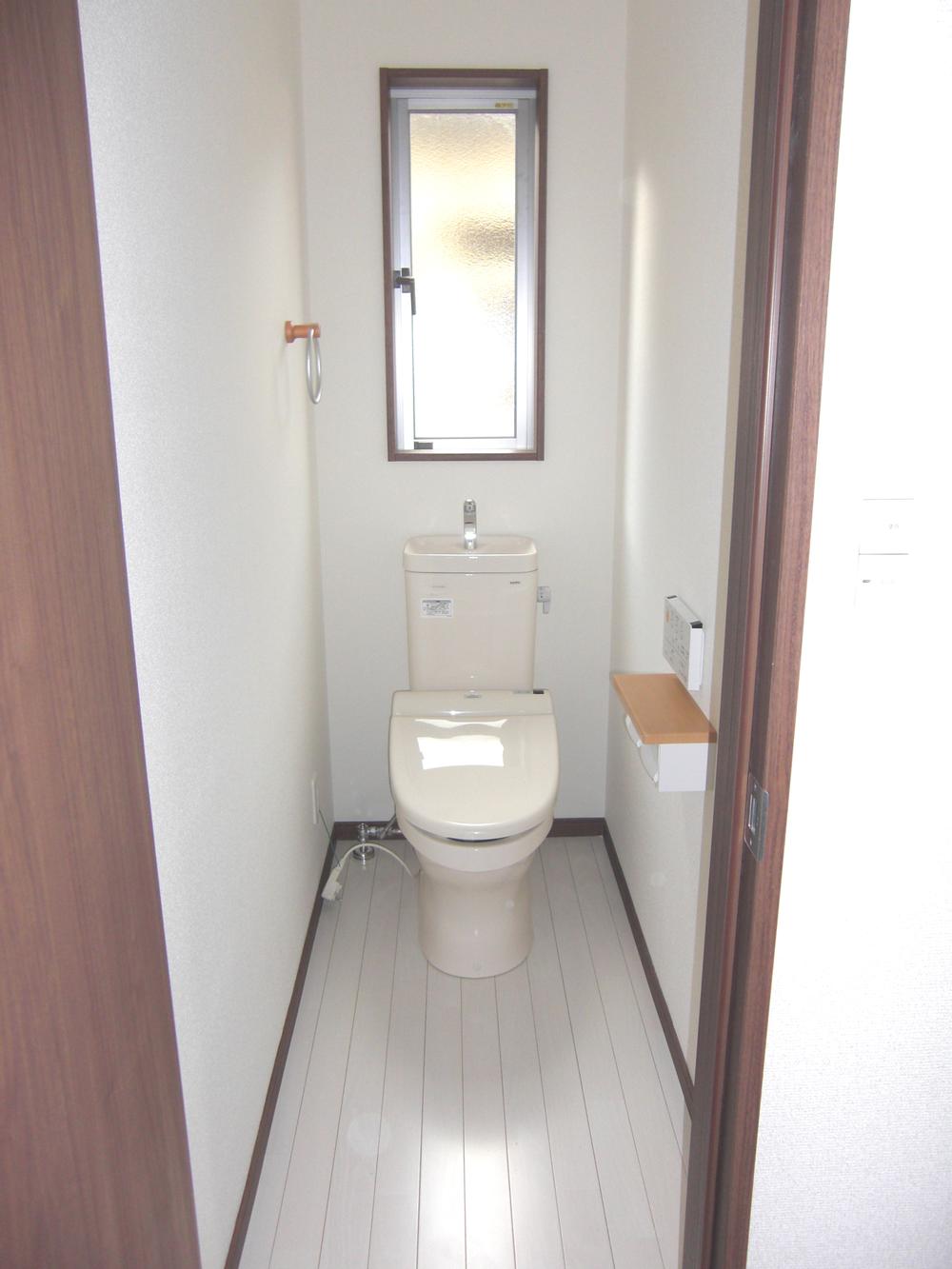 Toilet. Both 1.2-floor bidet correspondence. Using an air wash cloth on the first floor toilet Cross which has the effect of taking the smell
