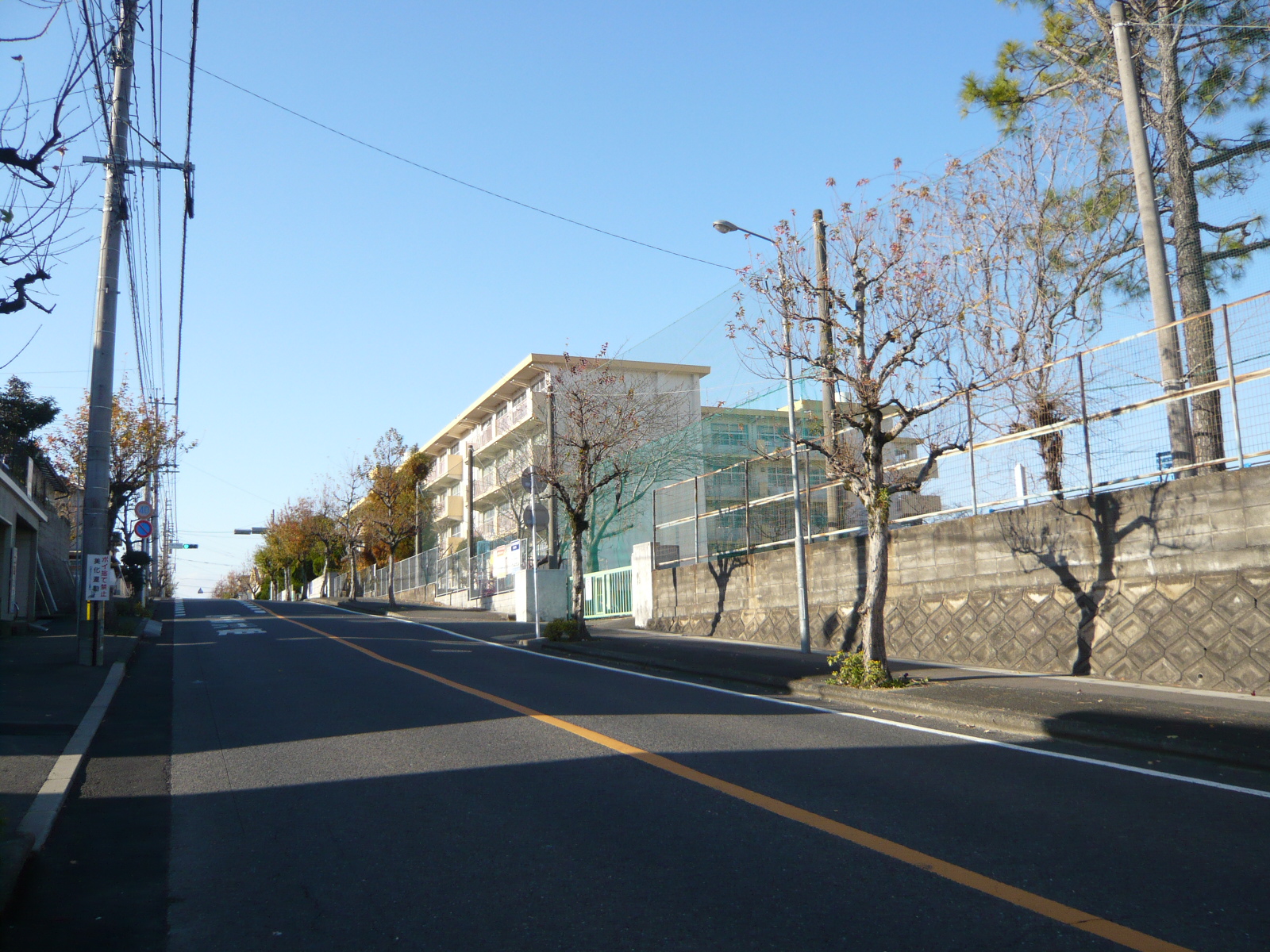 Primary school. 334m to Kitakyushu Kusami elementary school (elementary school)