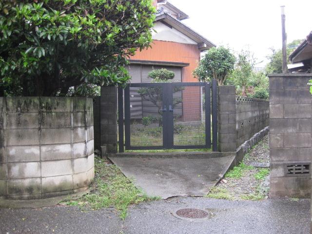 Local photos, including front road