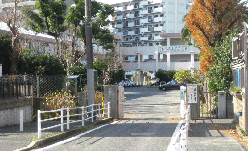 100m to Kitakyushu northern elementary school (elementary school)