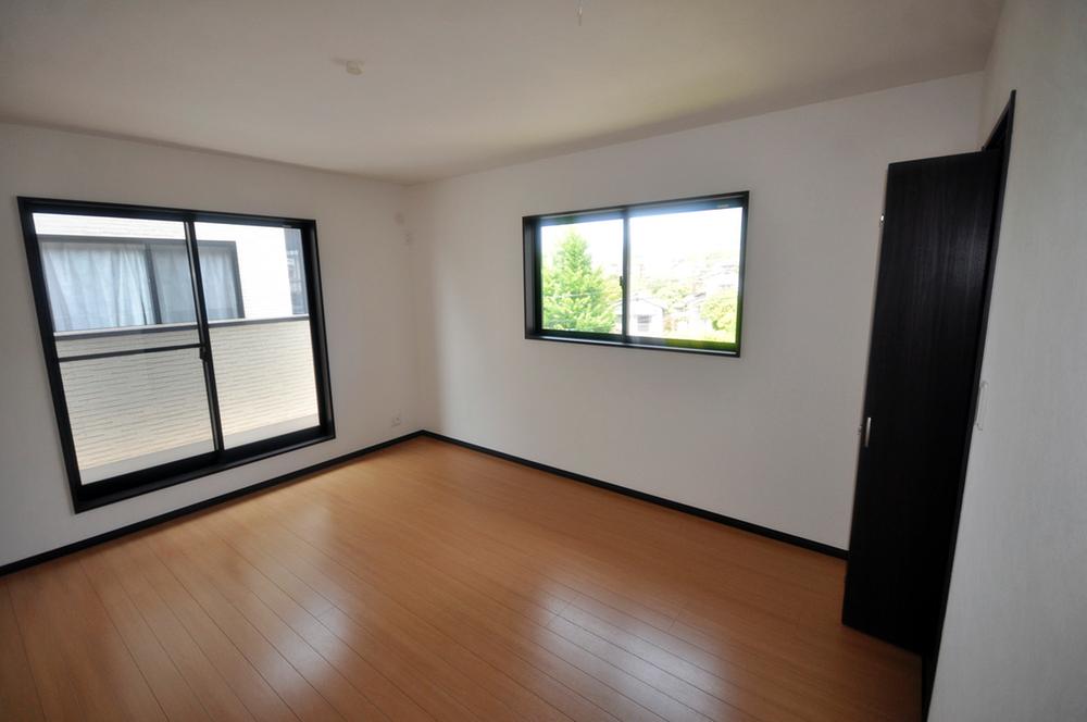 Non-living room. The spacious master bedroom