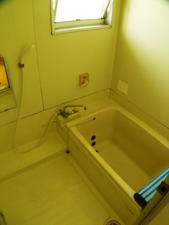 Bathroom. Local (August 2013) Shooting