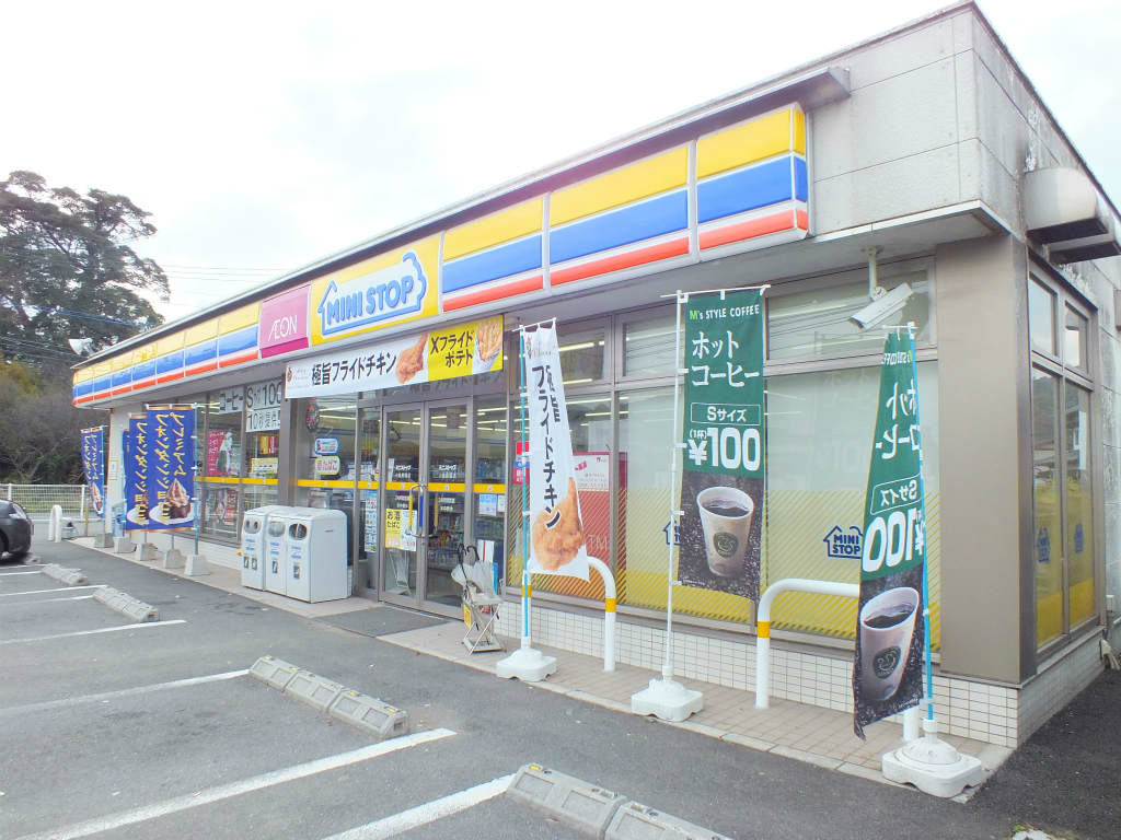 Convenience store. MINISTOP Ogura Nagao store up (convenience store) 467m