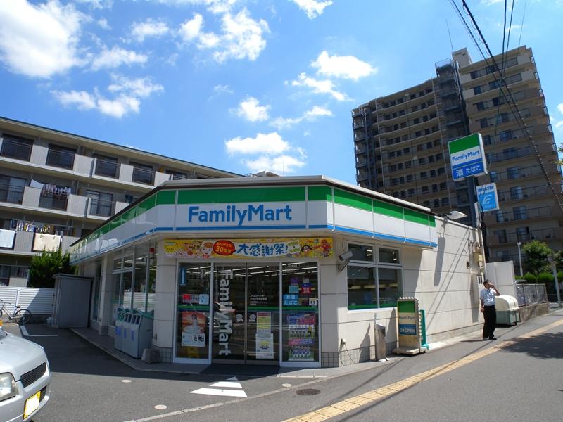 Convenience store. 267m to FamilyMart