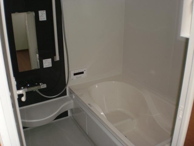 Same specifications photo (bathroom)