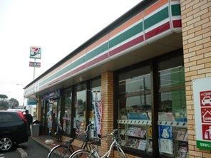Convenience store.  ※ There is a 3-minute walk Seven-Eleven. 
