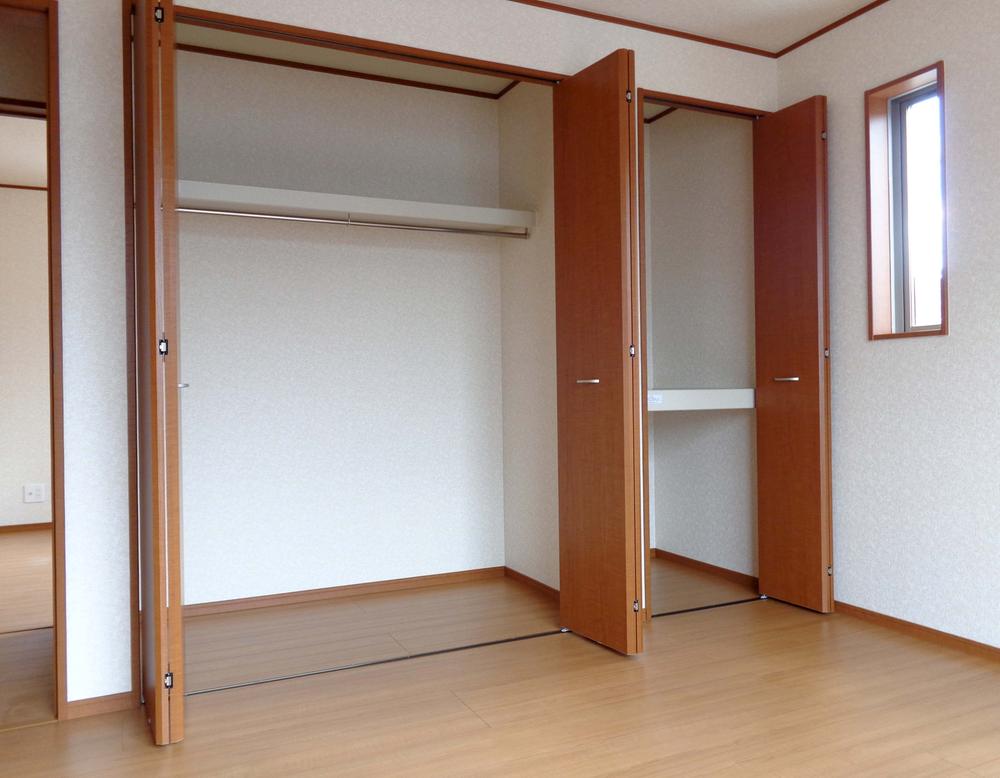 Receipt. There is a large storage, Clean up will also be easier.