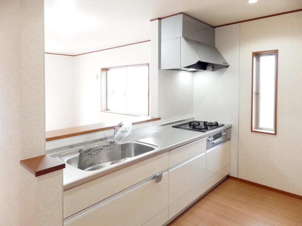Kitchen. Wider sink and work space in the wide kitchen, Cooking is a breeze.