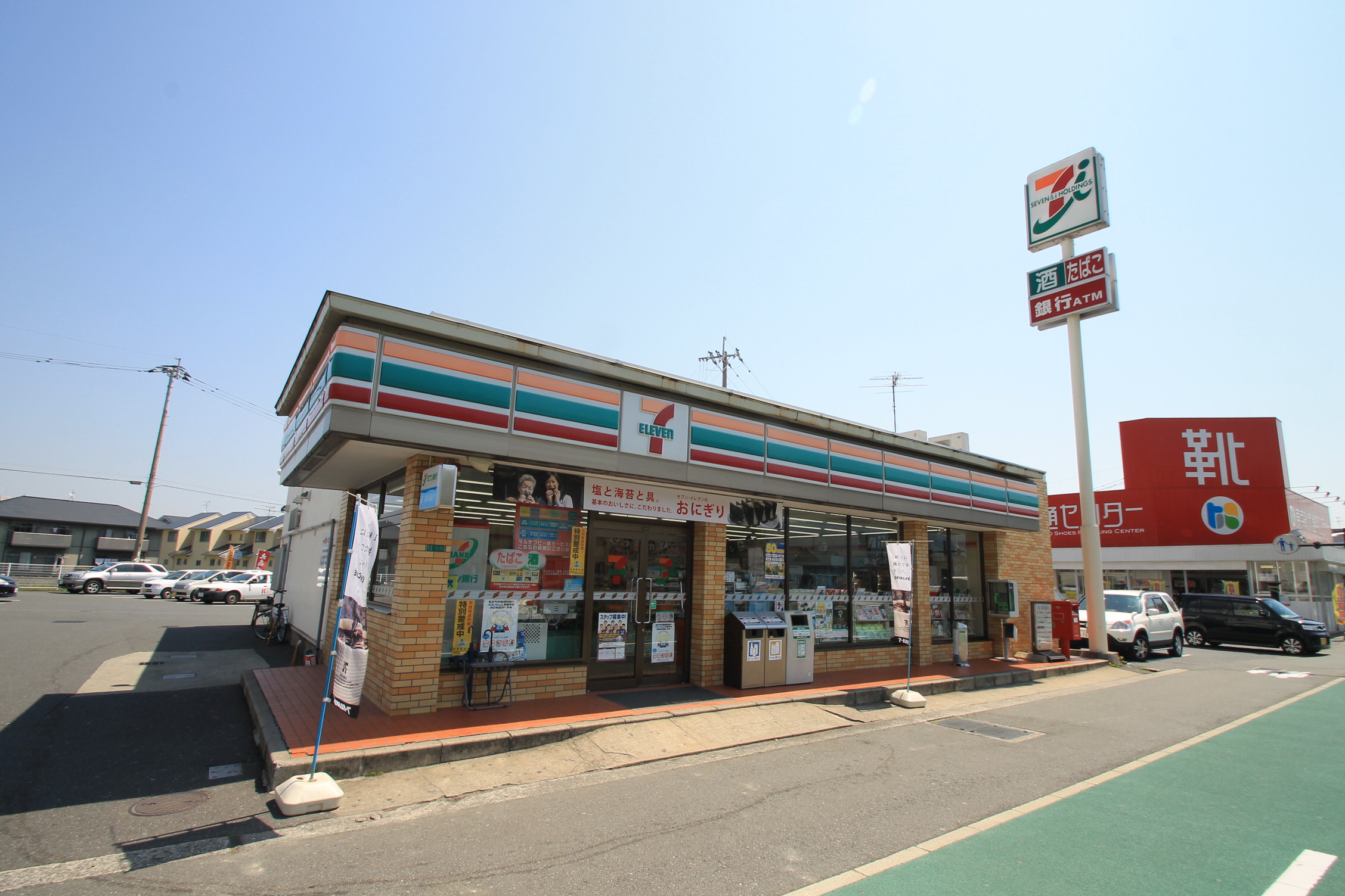 Convenience store. Seven-Eleven Kokurahigashi Komae store up (convenience store) 376m