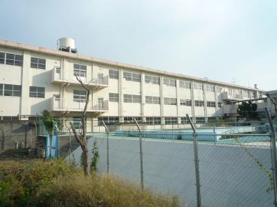 Primary school. 491m to Kitakyushu Tokuriki Elementary School