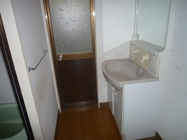 Wash basin, toilet