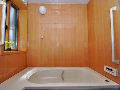 Bathroom. Good per sun! 