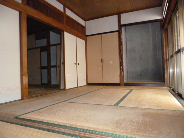 Other introspection. Japanese style room