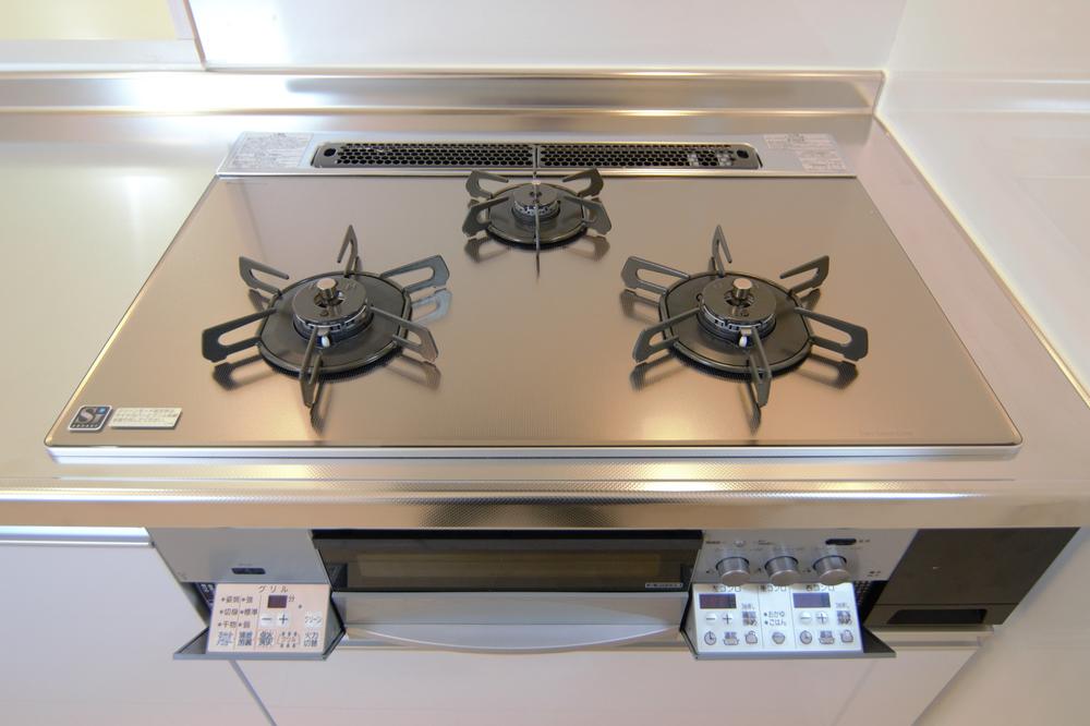 Kitchen. ■ Making it very easy to use.