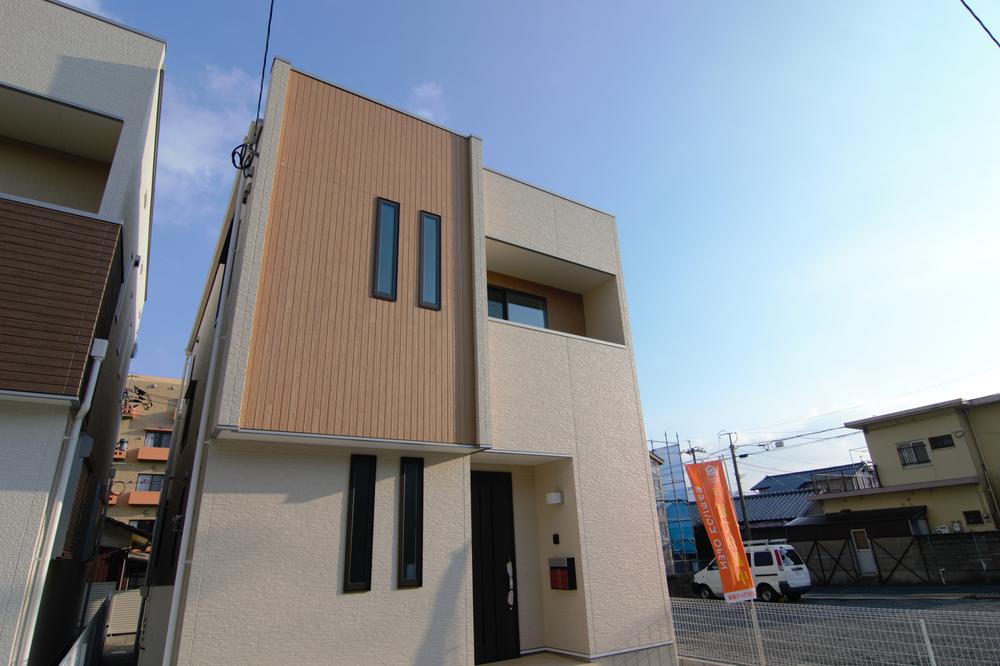 Local appearance photo. ■ Urban design house!