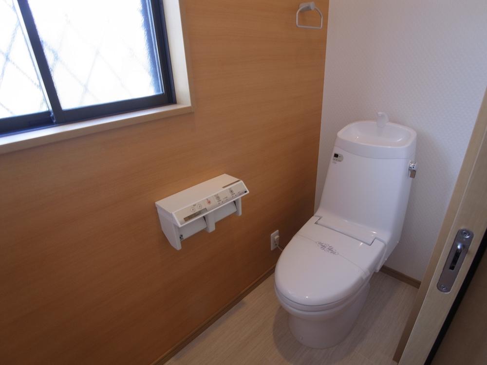 Toilet. Indoor (12 May 2013) Shooting